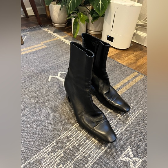 SAINT LAURENT
XIV Leather Chelsea Boots - Worn Twice - Picture 2 of 5